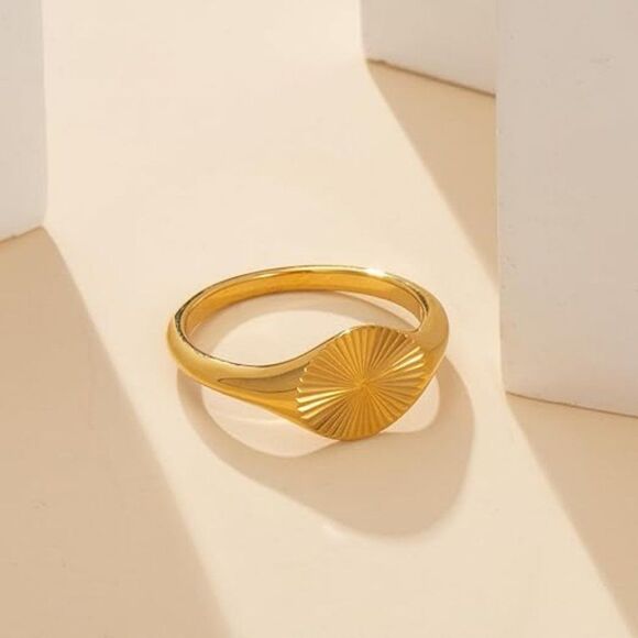 Gold Signet Ring 18K Gold Plated Sun Ring Gold Sunburst Ring Vintage Statement - Picture 1 of 6